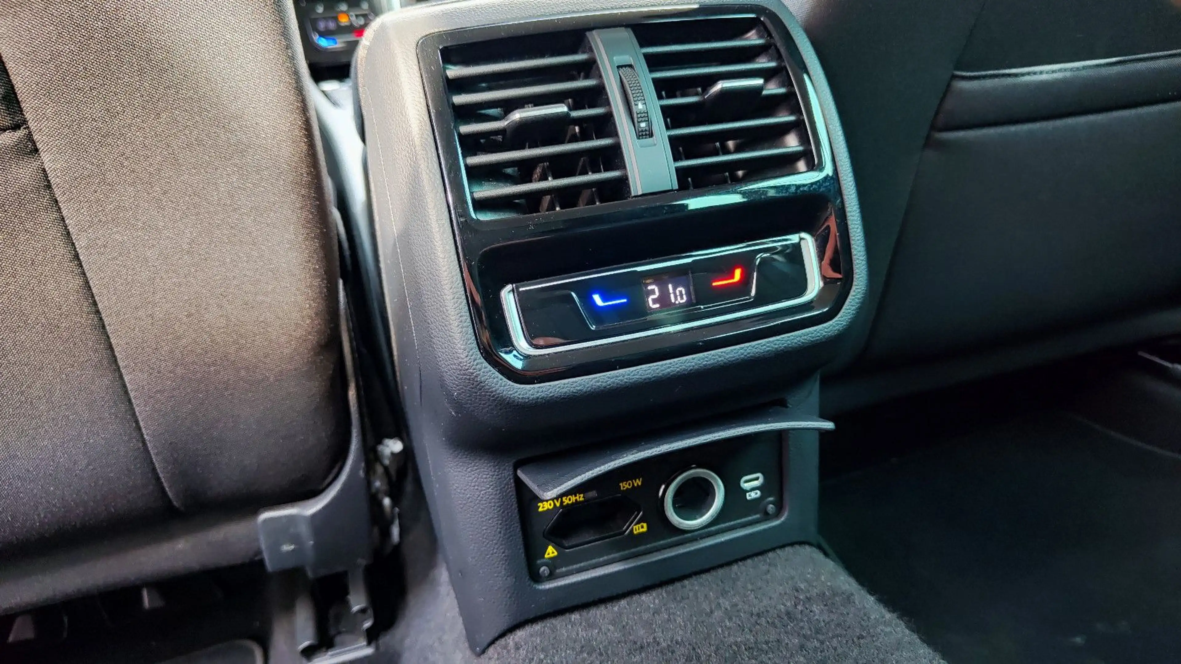 Volkswagen Passat Variant 2.0 TDI Business LED*Navi*Kamera* — photo 39