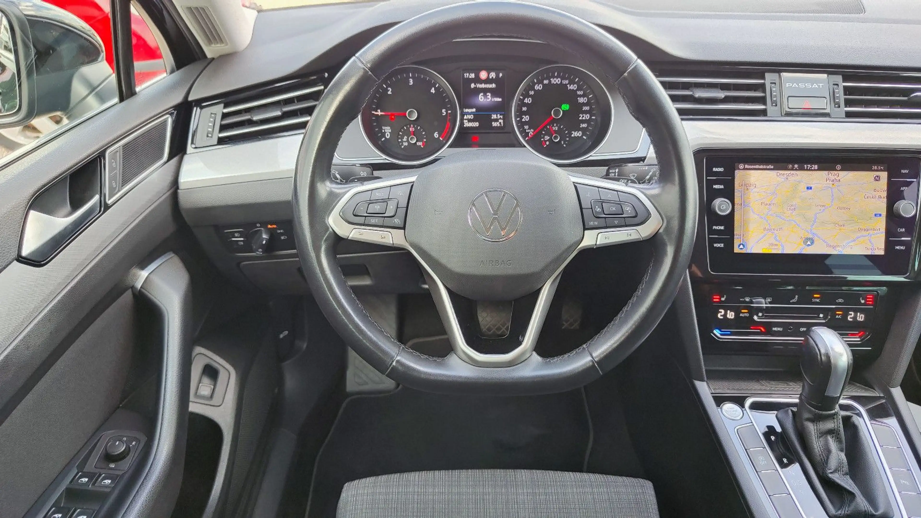 Volkswagen Passat Variant 2.0 TDI Business LED*Navi*Kamera* — photo 25