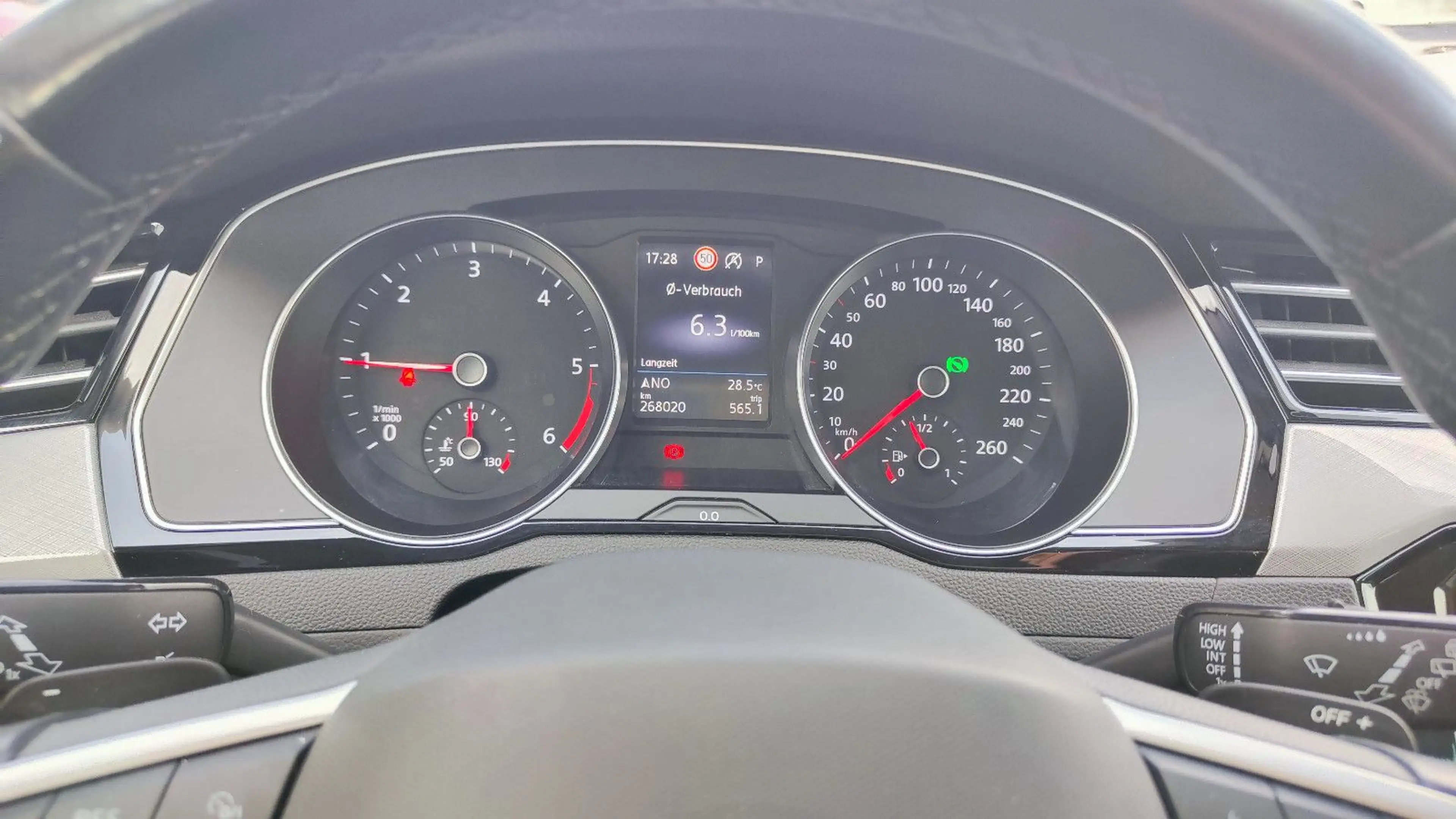 Volkswagen Passat Variant 2.0 TDI Business LED*Navi*Kamera* — photo 27
