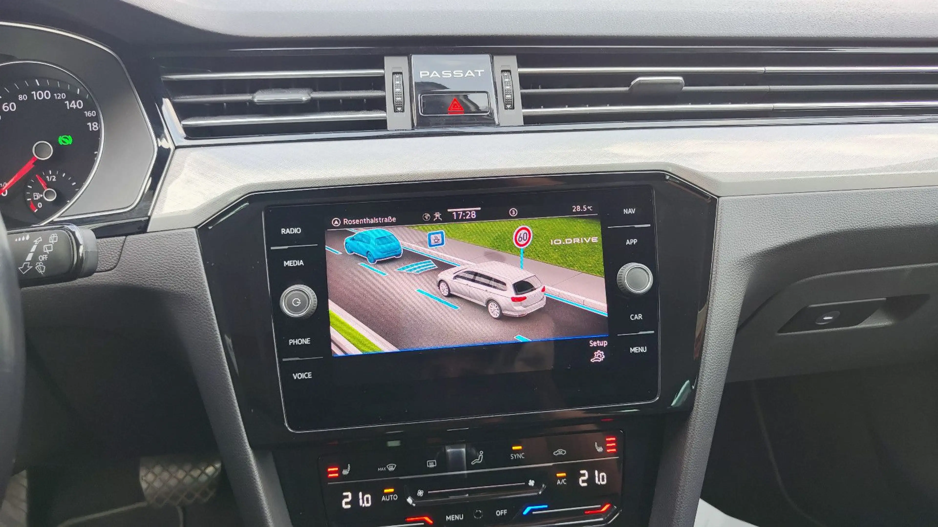 Volkswagen Passat Variant 2.0 TDI Business LED*Navi*Kamera* — photo 30