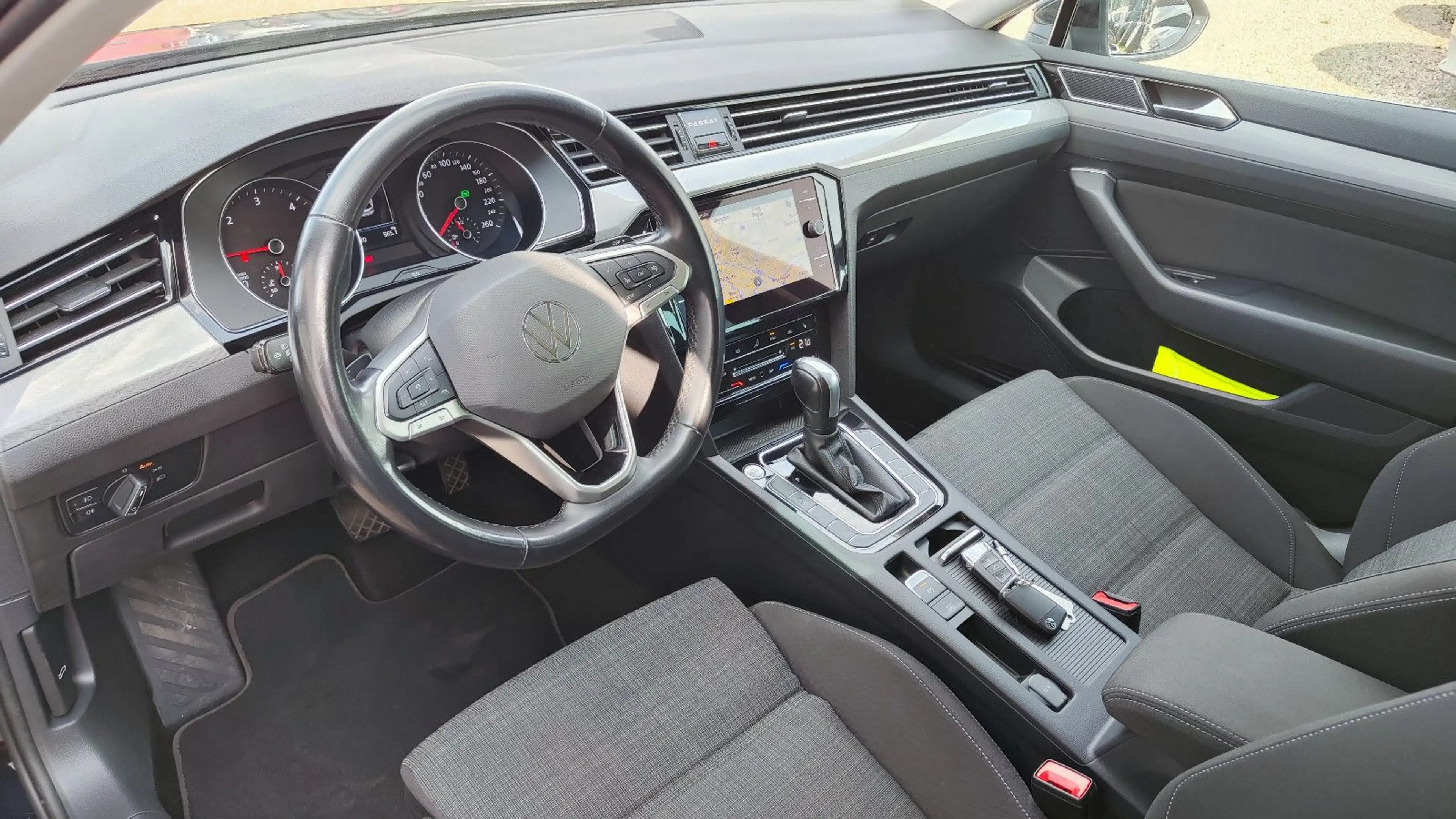 Volkswagen Passat Variant 2.0 TDI Business LED*Navi*Kamera* — photo 23