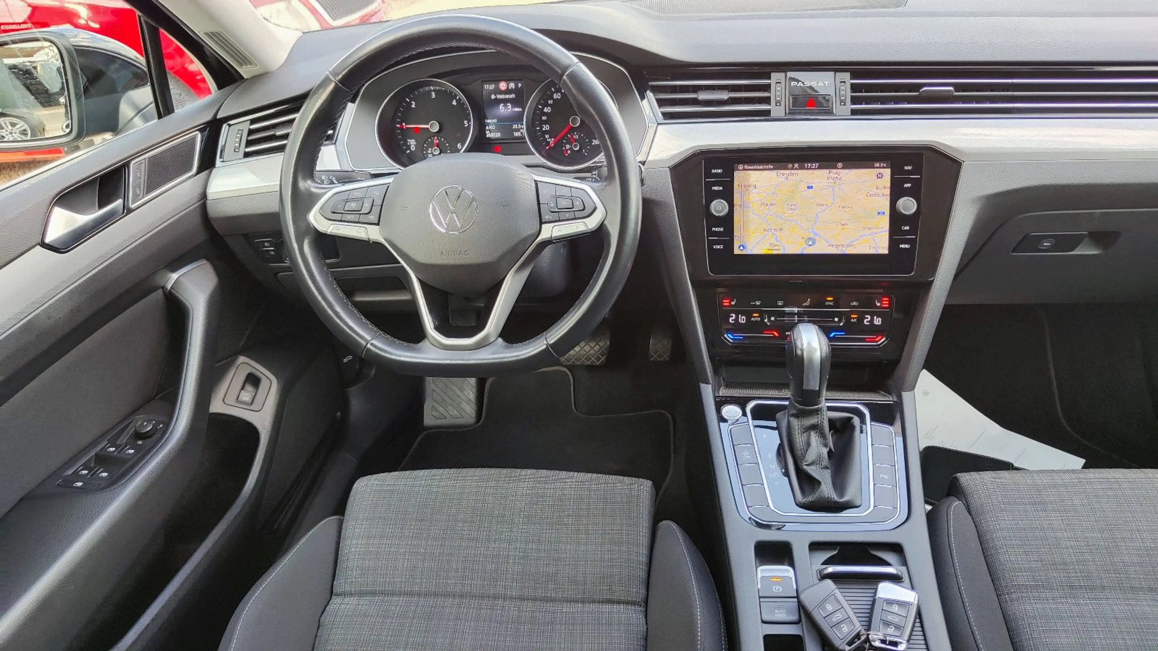 Volkswagen Passat Variant 2.0 TDI Business LED*Navi*Kamera* — photo 24