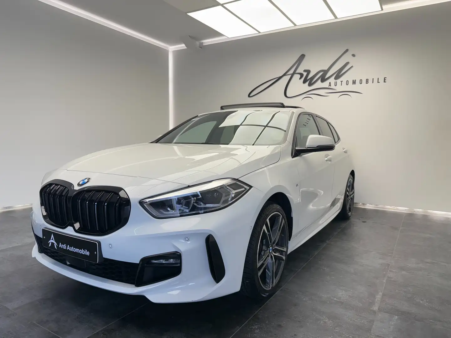 BMW 116 dA*PACK M*TOIT OUV*CARPLAY*1ER PROP*GARANTIE* Blanc - 1