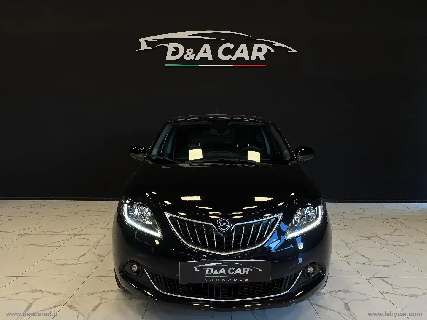 Lancia Ypsilon 1.0 FireFly 5p. S&S Hybrid UnYca Nero - 2