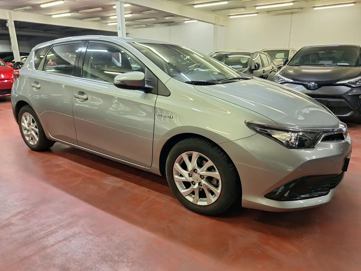 Toyota Auris Auris HEV 1.8i HSD Comfort E-CVT Gris - 2