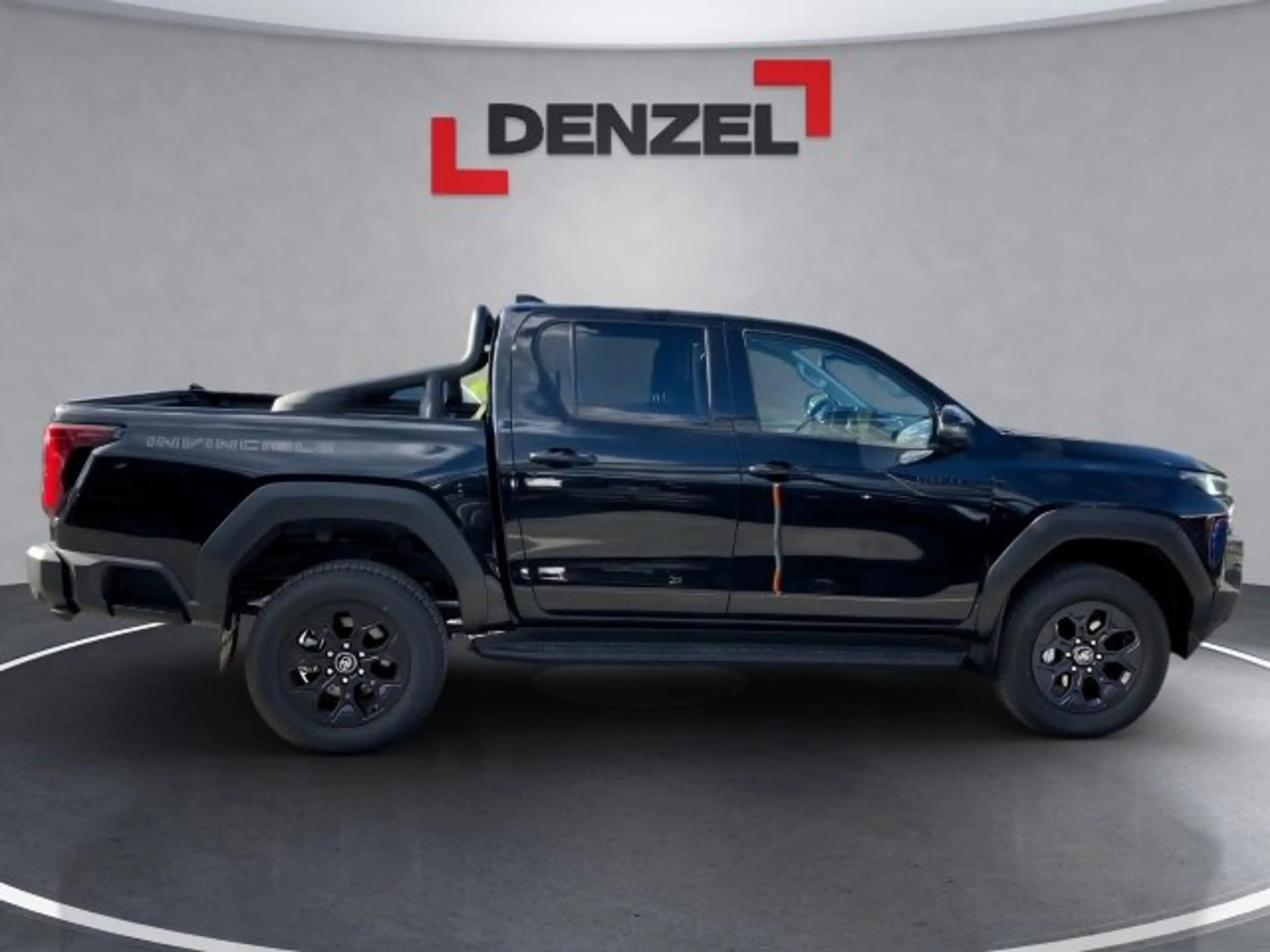 Toyota Hilux Double Cab Invincible 2,8L Diesel Mild Hybr — photo 5