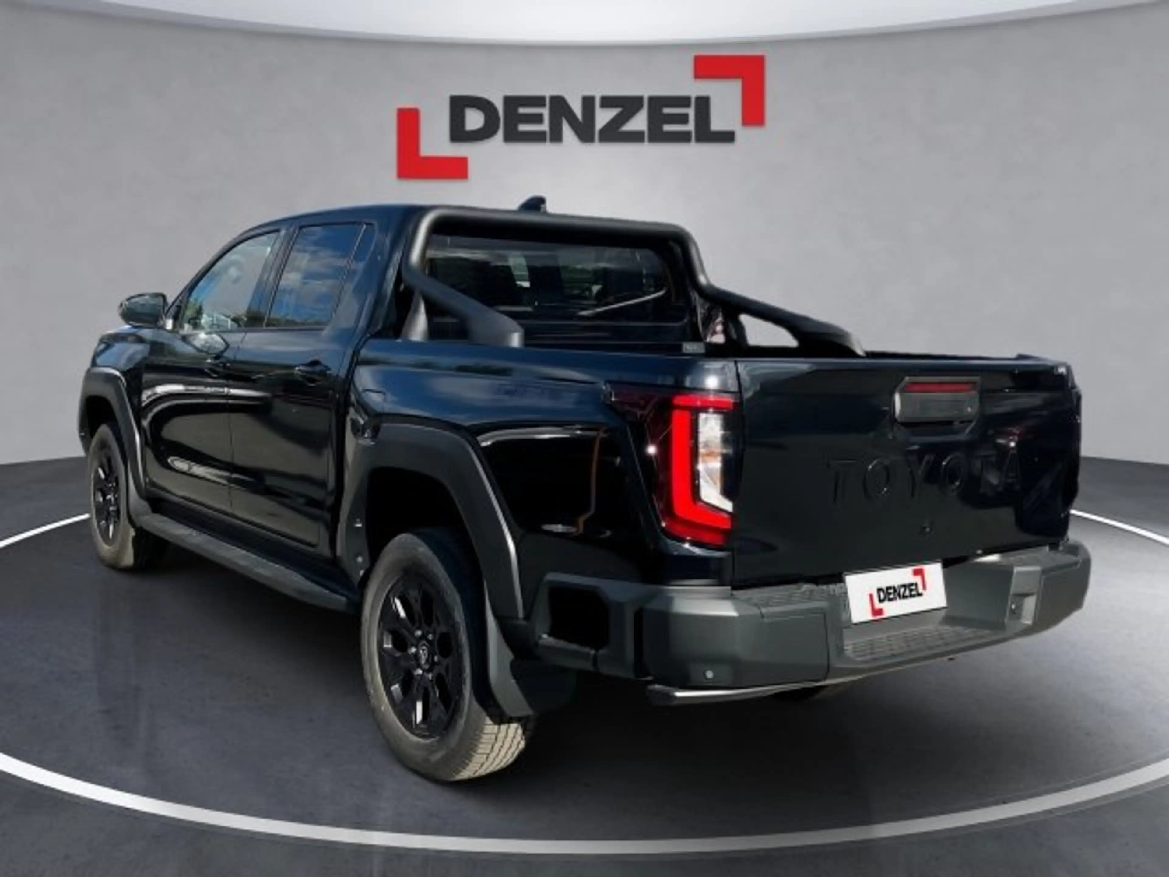 Toyota Hilux Double Cab Invincible 2,8L Diesel Mild Hybr — photo 3