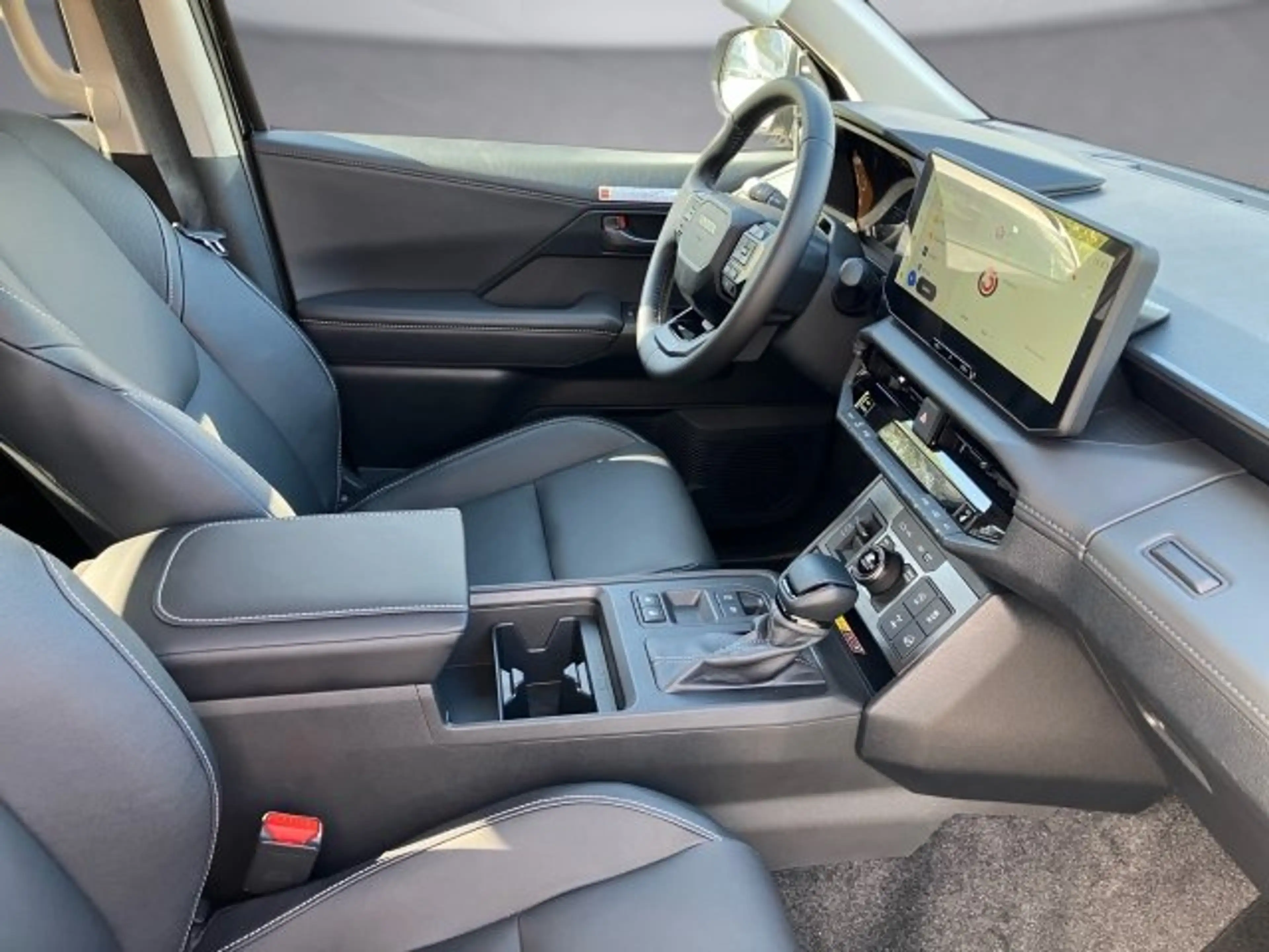 Toyota Hilux Double Cab Invincible 2,8L Diesel Mild Hybr — photo 11