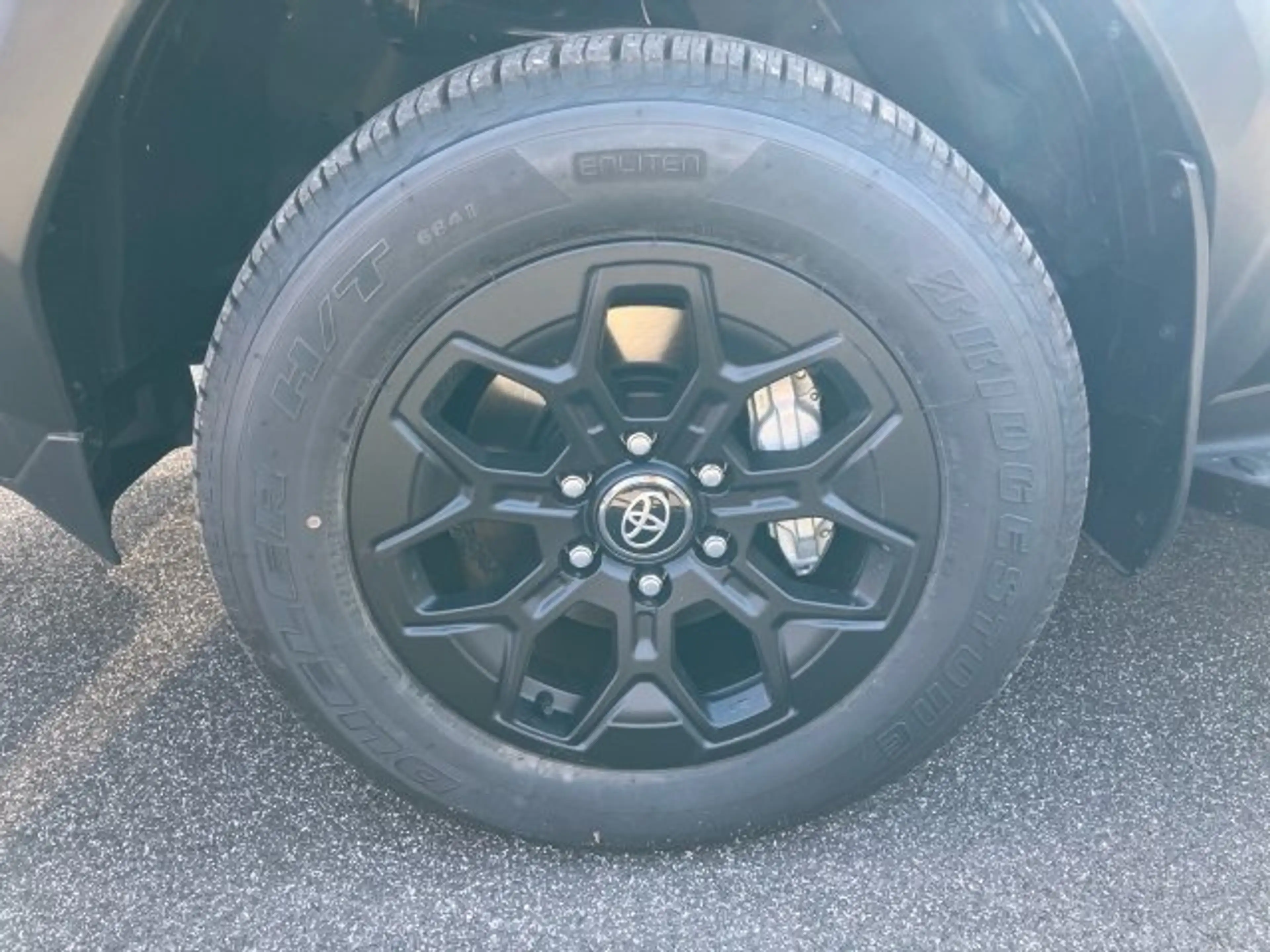 Toyota Hilux Double Cab Invincible 2,8L Diesel Mild Hybr — photo 8