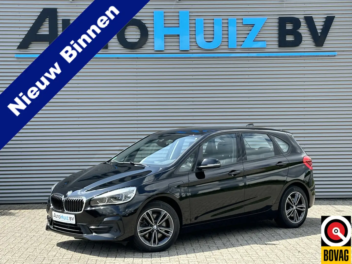 BMW 225 2-serie Active Tourer 225xe iPerformance Executive Zwart - 1