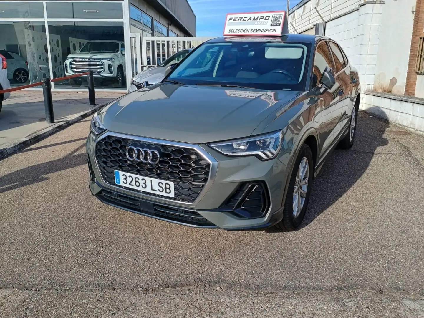 Audi Q3 45 TFSIe S-tronic Vert - 2