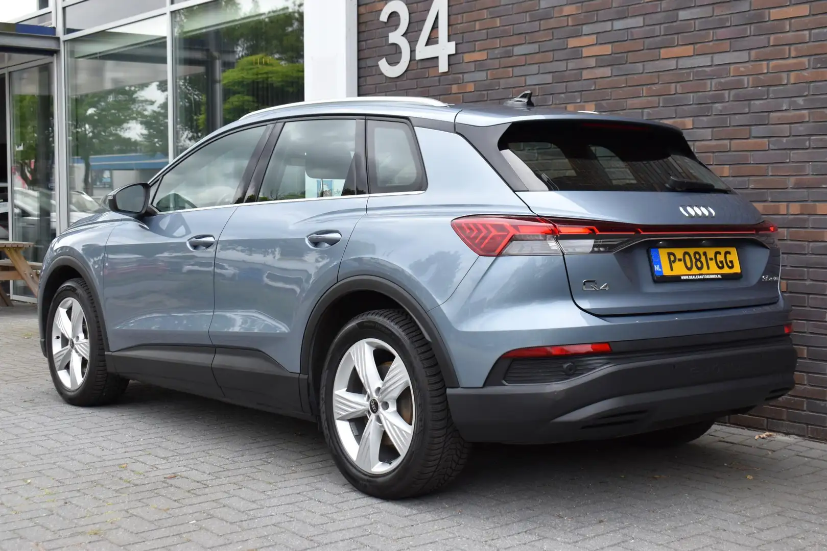 Audi Q4 e-tron 35 Edition 55 kWh Blauw - 2