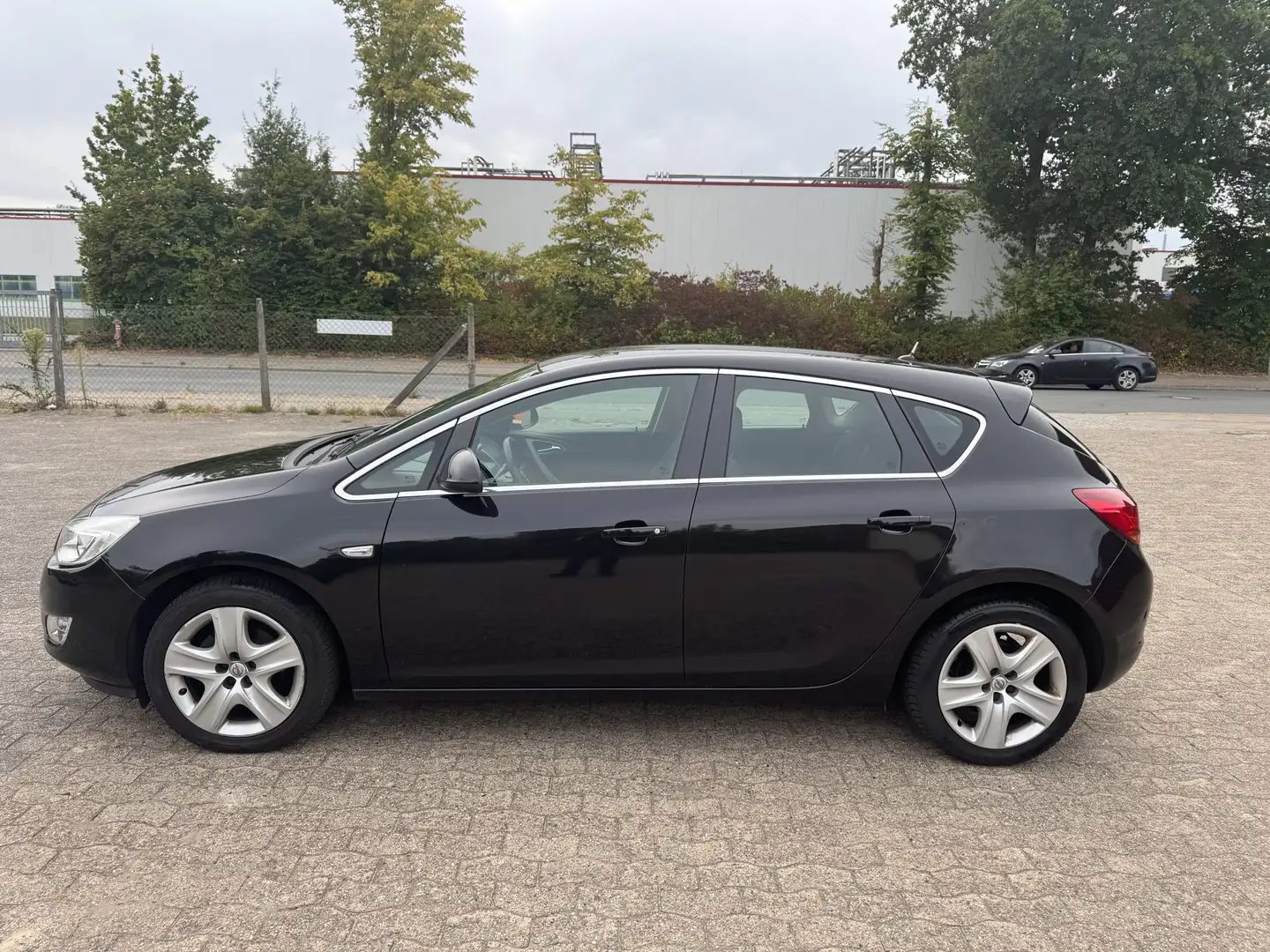 Opel Astra HU/AU 08.2027, Inkl. 12 Monate Garantie, Klima Schwarz - 1