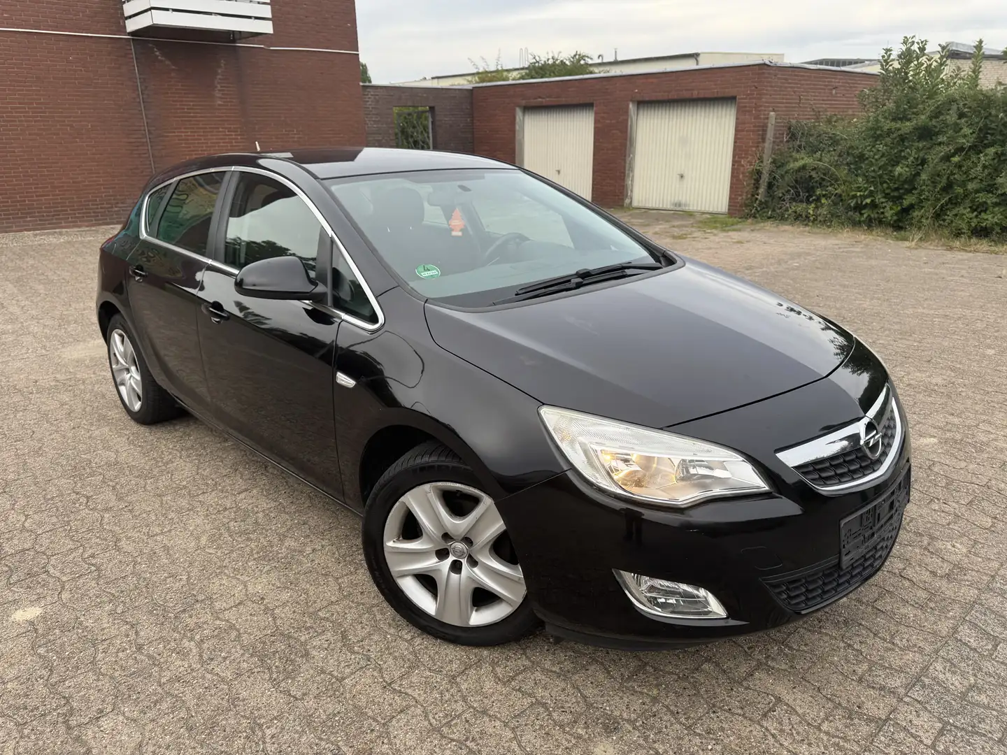 Opel Astra HU/AU 08.2027, Inkl. 12 Monate Garantie, Klima Schwarz - 1