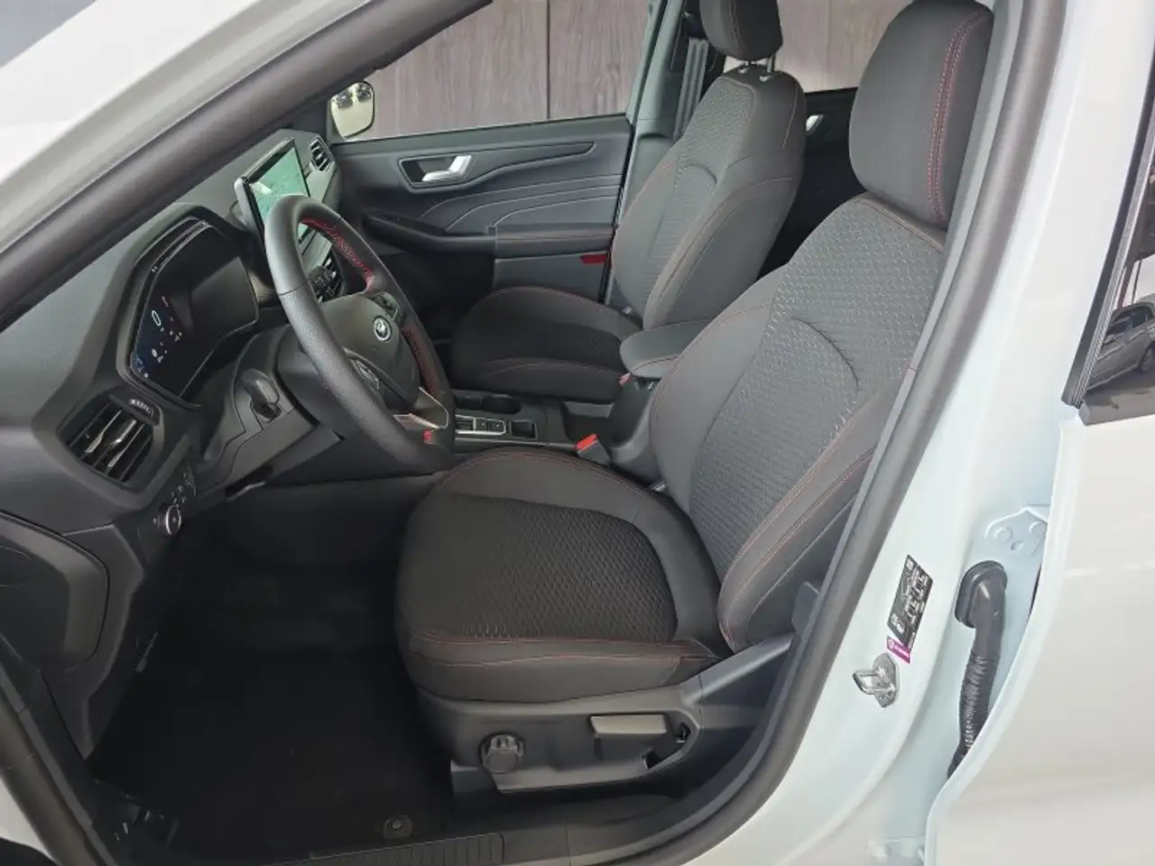 Ford Kuga ST-Line 1,5 186PS Aut.aAHK/5*J.Gar/Navi/Kamera/Win 9