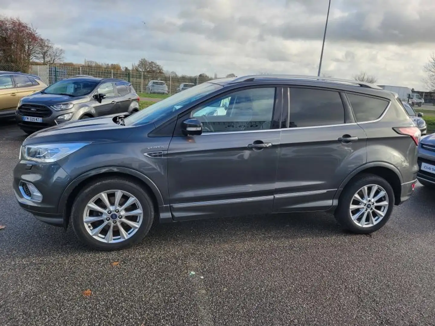 Ford Kuga 2.0 TDCi 150ch Stop\u0026Start Vignale 4x2 Gris - 2