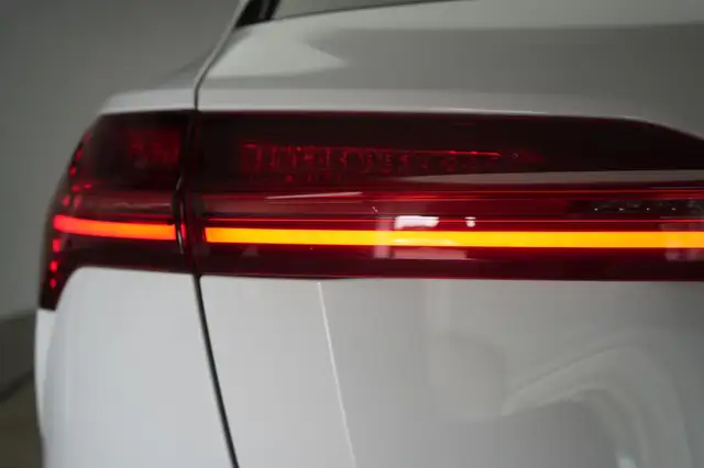 Audi E-Tron view 10