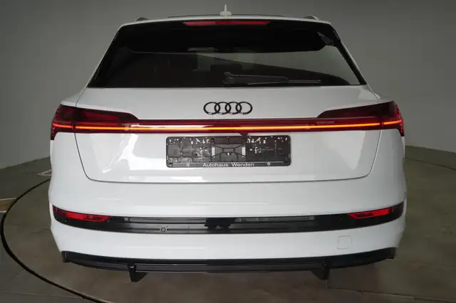 Audi E-Tron view 6