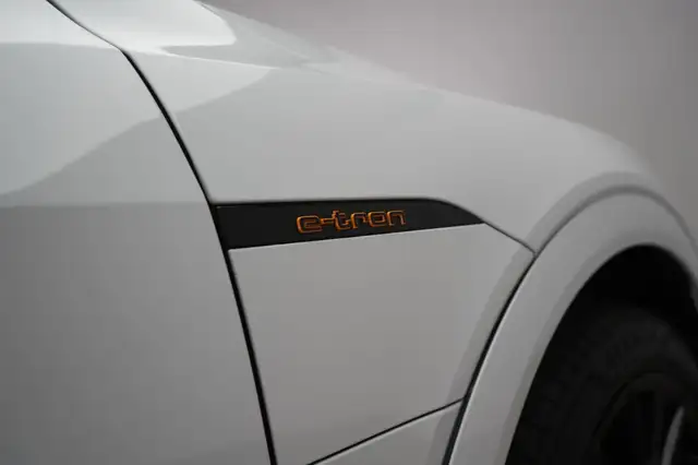 Audi E-Tron view 13