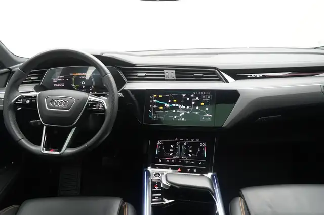 Audi E-Tron view 19