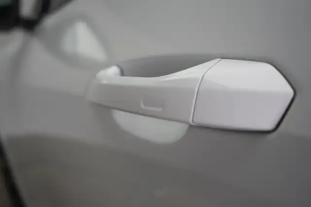 Audi E-Tron view 11