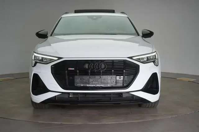 Audi E-Tron view 2