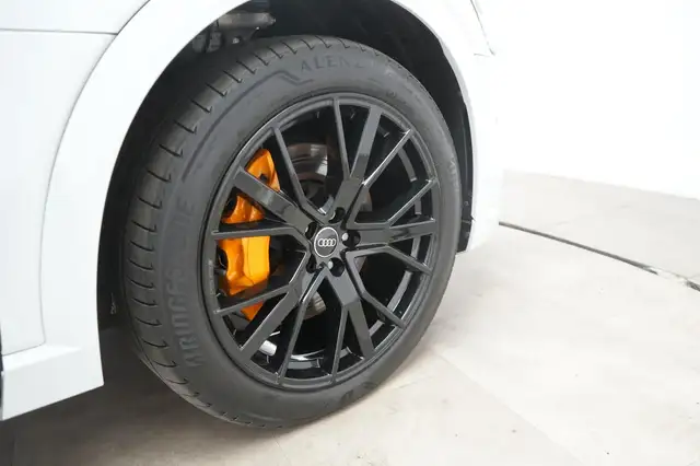 Audi E-Tron view 14