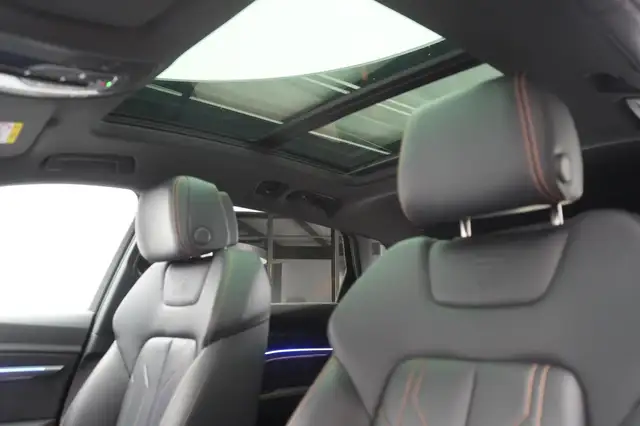 Audi E-Tron view 20