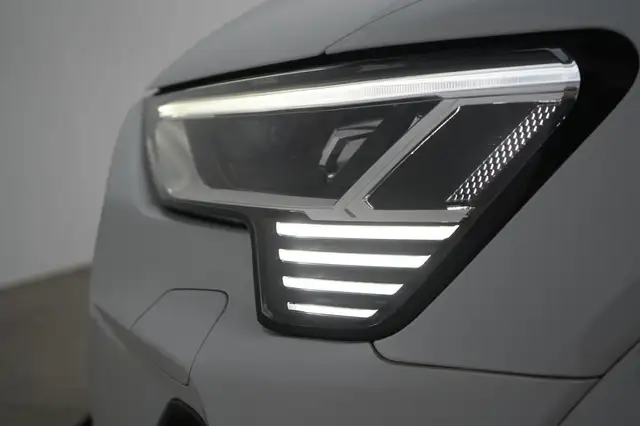 Audi E-Tron view 9
