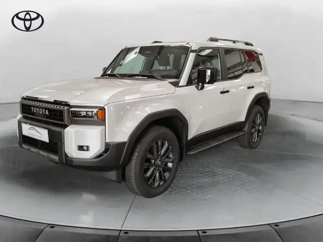 Toyota Land Cruiser Land Cruiser 2.8 D4D A/T AWD Lounge