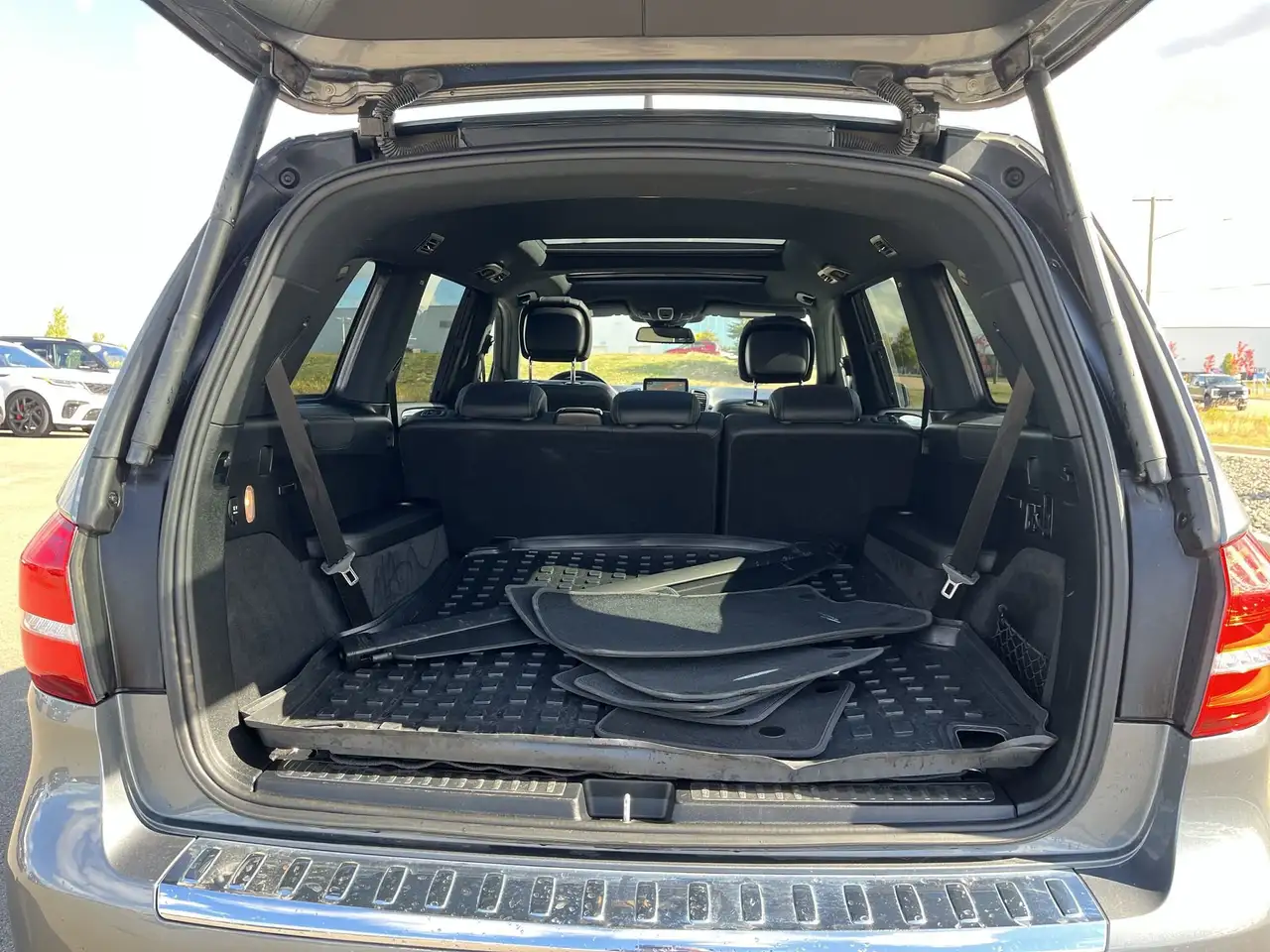 Mercedes-Benz GLS снимка Mercedes-Benz GLS