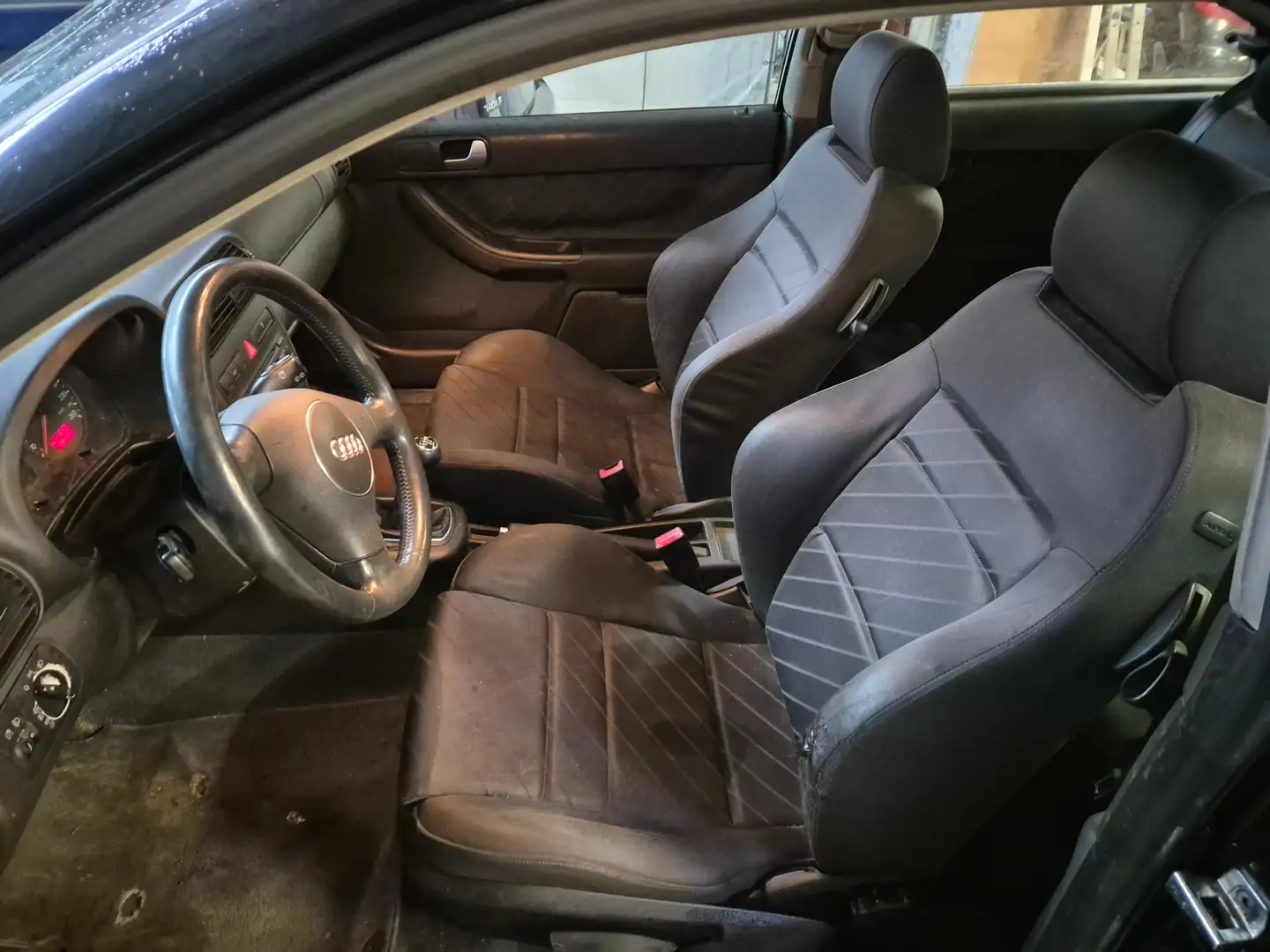 Audi A3 1.6 Attraction Negro - 2