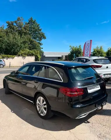 Mercedes-Benz C view 2