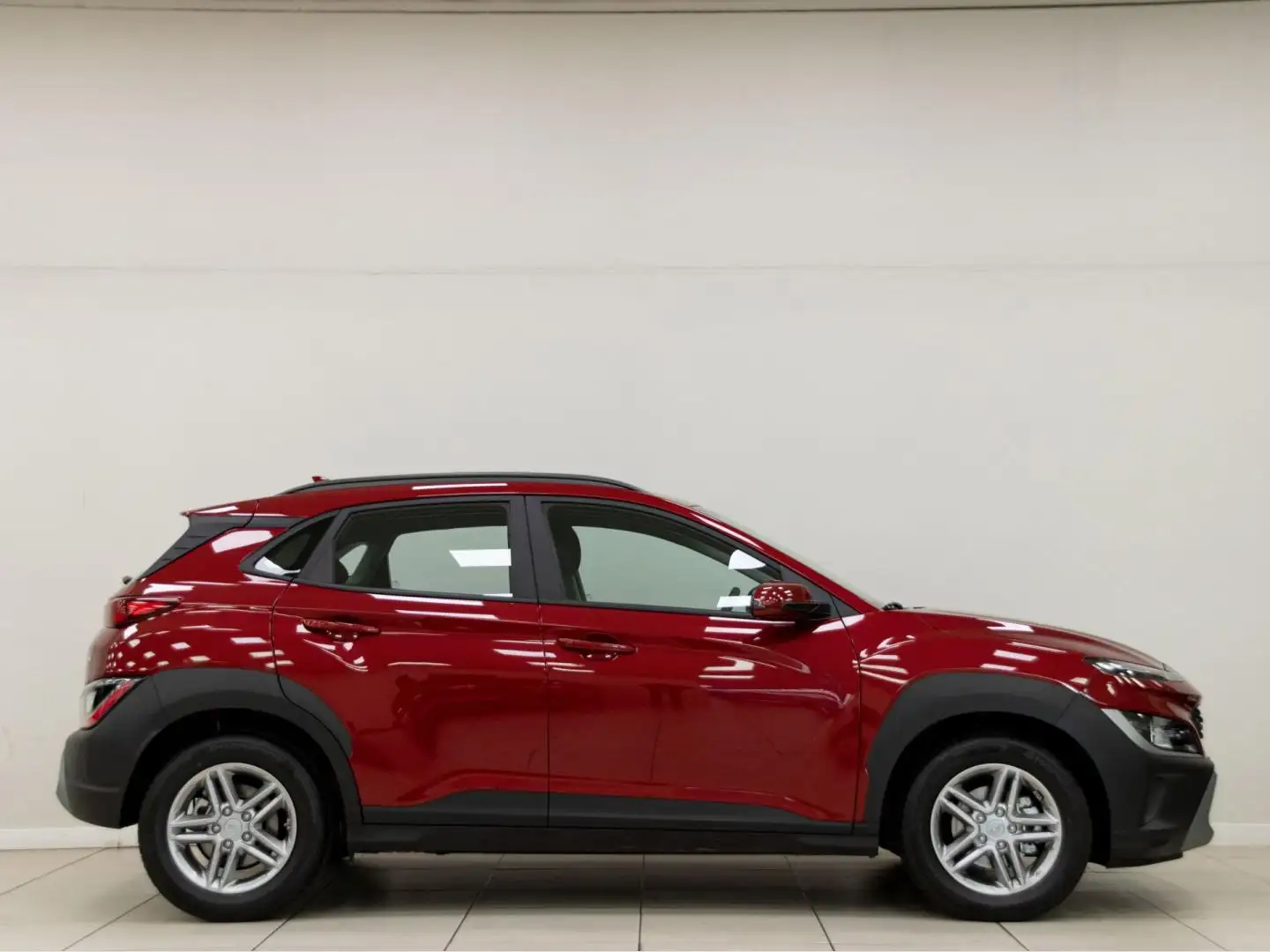 Hyundai KONA 1.0 TGDI Klass 4x2 Rojo - 2