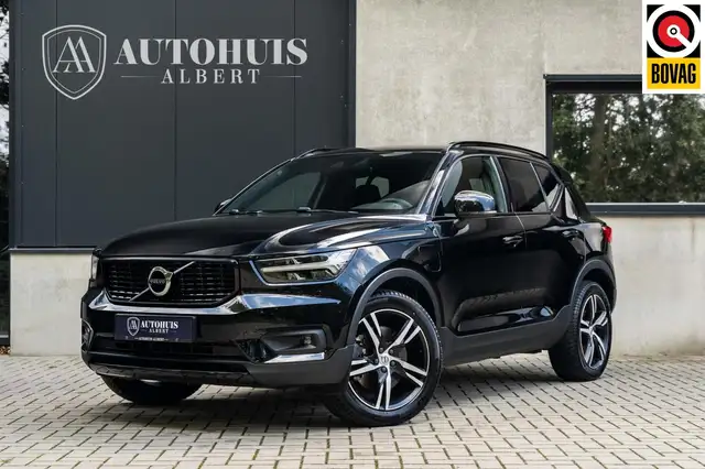 2021 Volvo XC40 in Black for sale