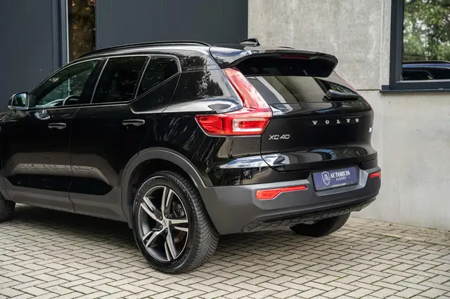 Volvo XC40 view 14