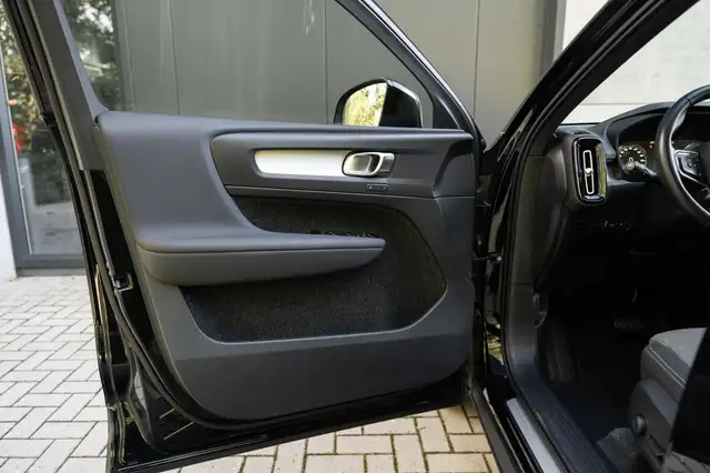 Volvo XC40 view 20