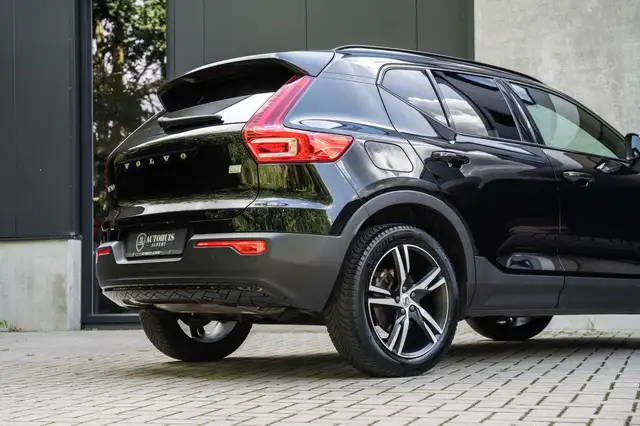 Volvo XC40 view 15