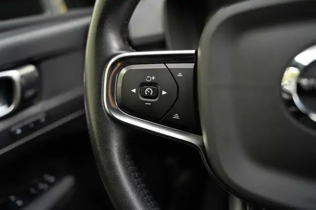 Volvo XC40 view 30