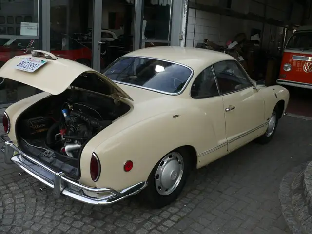 Volkswagen Karmann Ghia Coupe aus Californien Schräglenker