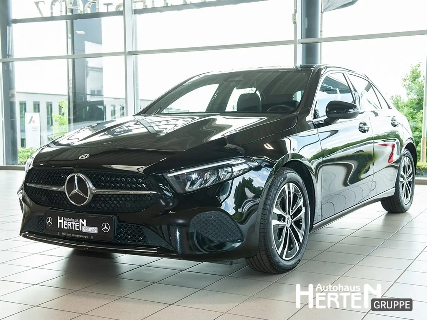 Mercedes-Benz A 180 PROGESSIVE+LED+NAVI+DAB+R-KAMERA+WINTER-P. Schwarz - 1