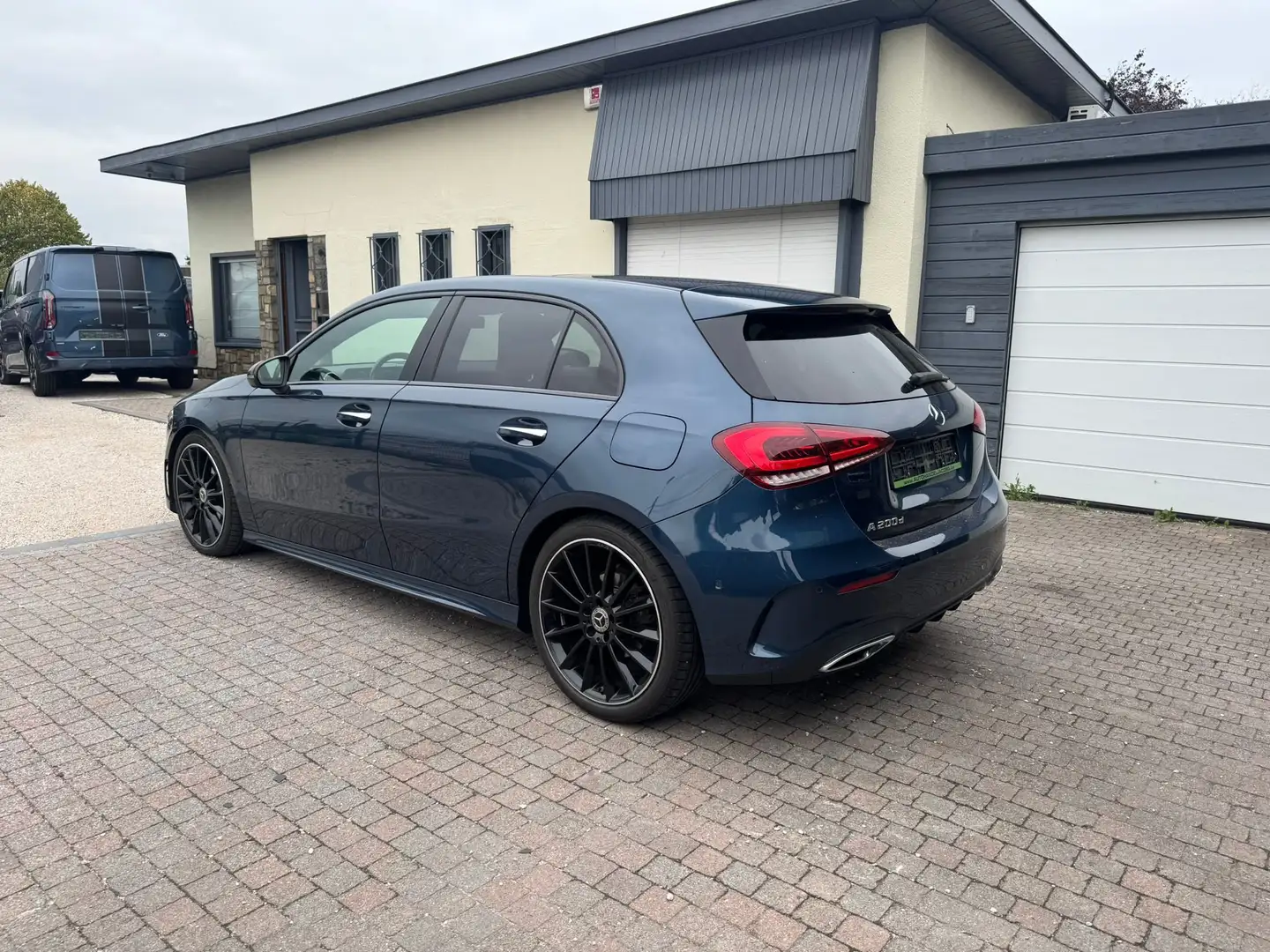 Mercedes-Benz A 200 2.0d * AMG LINE * AUT * 150PK * PANO DAK * 23926+ Bleu - 2