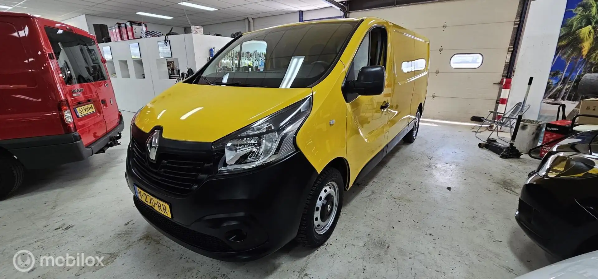 Renault Trafic bestel 1.6 dCi T29 L2H1 Comfort Jaune - 2
