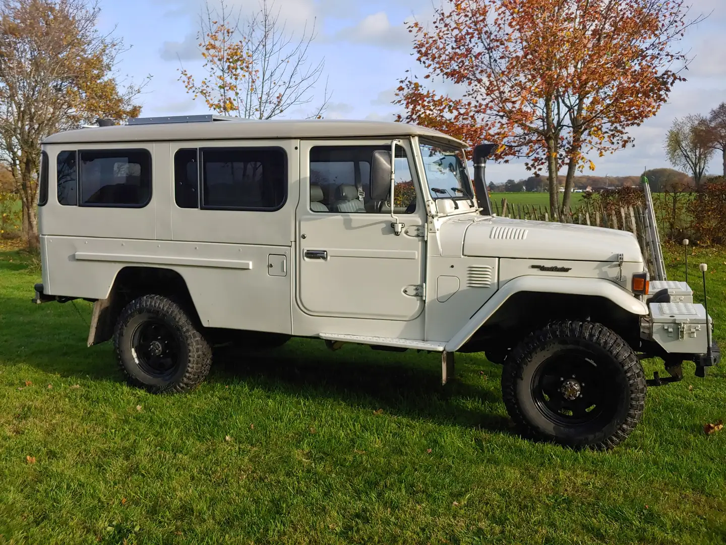 Toyota Land Cruiser BJ 45 LV Camper H Zulassung 2 Schlafpl.DiffSperren Weiß - 2