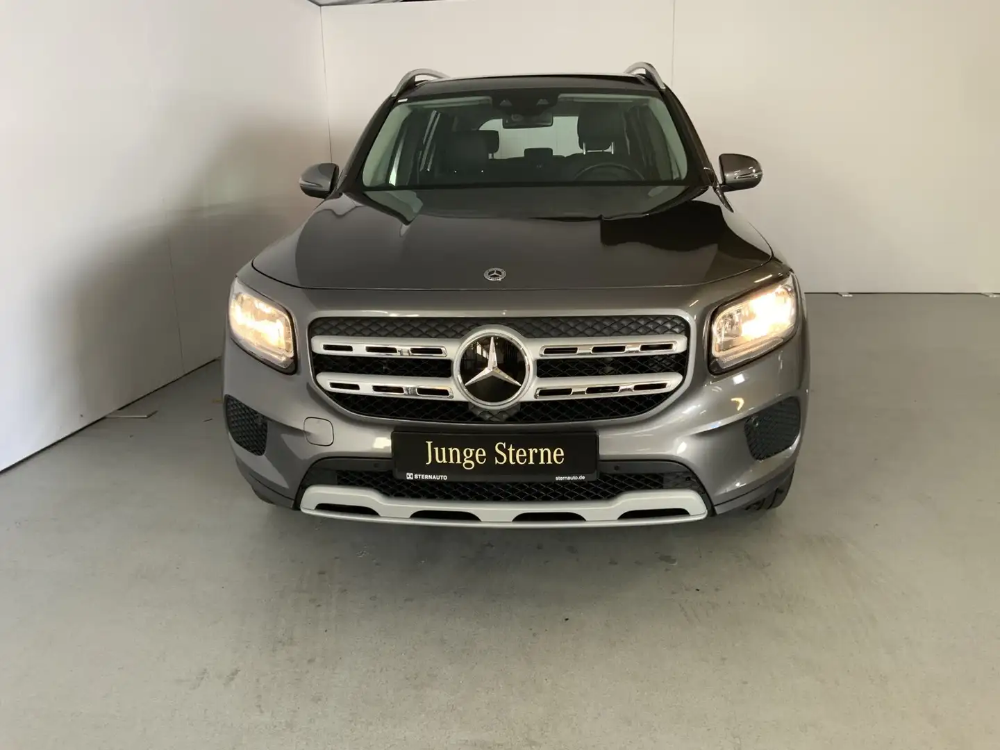 Mercedes-Benz GLB 220 GLB 220 d 4M Style AHK DISTRO MBUX HighEnd RüKam Grau - 2