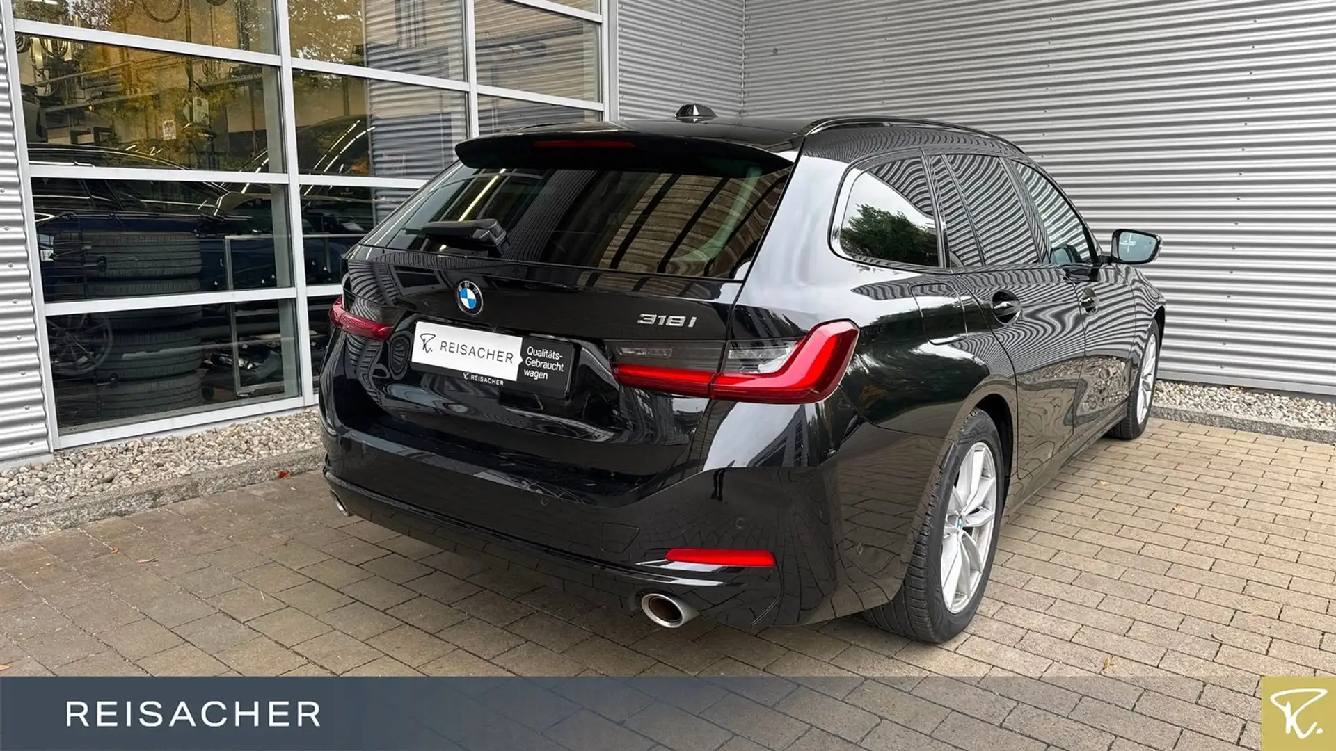 BMW 318 iA Touring NaviPro HUD 360° adLED DAB 17"LM Schwarz - 2