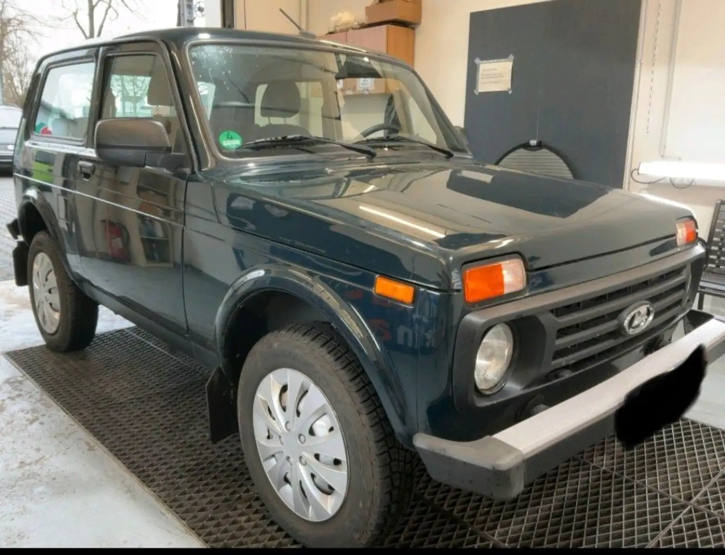 Lada Niva Legend 4x4 Verde - 1