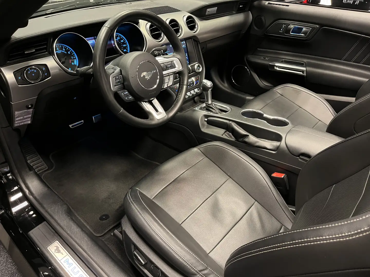 Ford Mustang USA Convertible 5.0i V8 GT Premium 460PK Automaat Black - 2