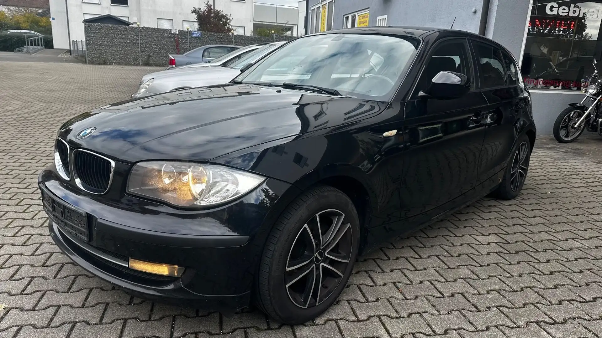 BMW 116 Baureihe 1 Lim. 116d Schwarz - 1