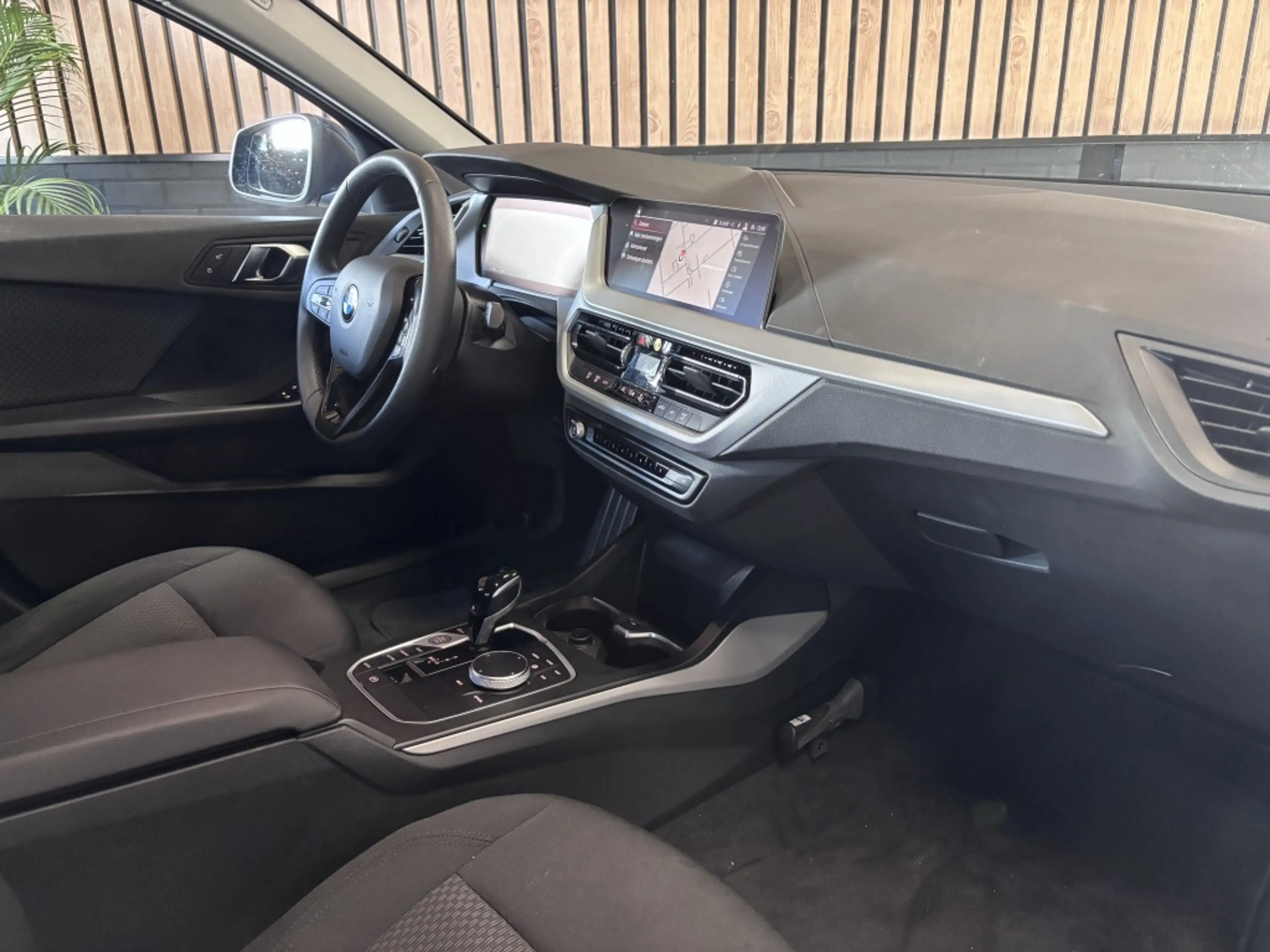 BMW 118 1-serie 118i Intro DEALER ONDERHOUDEN/CARPLAY — photo 14